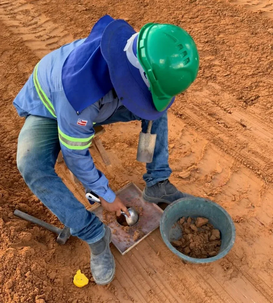 Densidad de Campo con Cono de Arena en La Serena: Control de Compactación Confiable